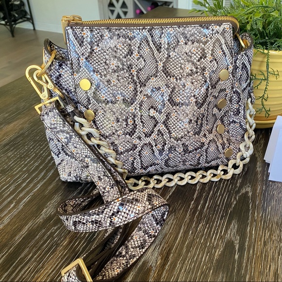 Hammitt Handbags - Hammitt Bryant Medium Leather Crossbody Bag in Daisy Snake w/ Acrylic Strap EUC